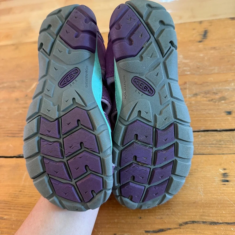 KEEN Kid's Seacamp II CNX Closed Toe Sandals Size 2 Watershoe Hiking Purple Gray